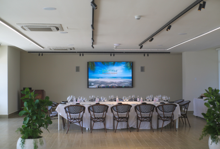 surfside-hotel-saloness